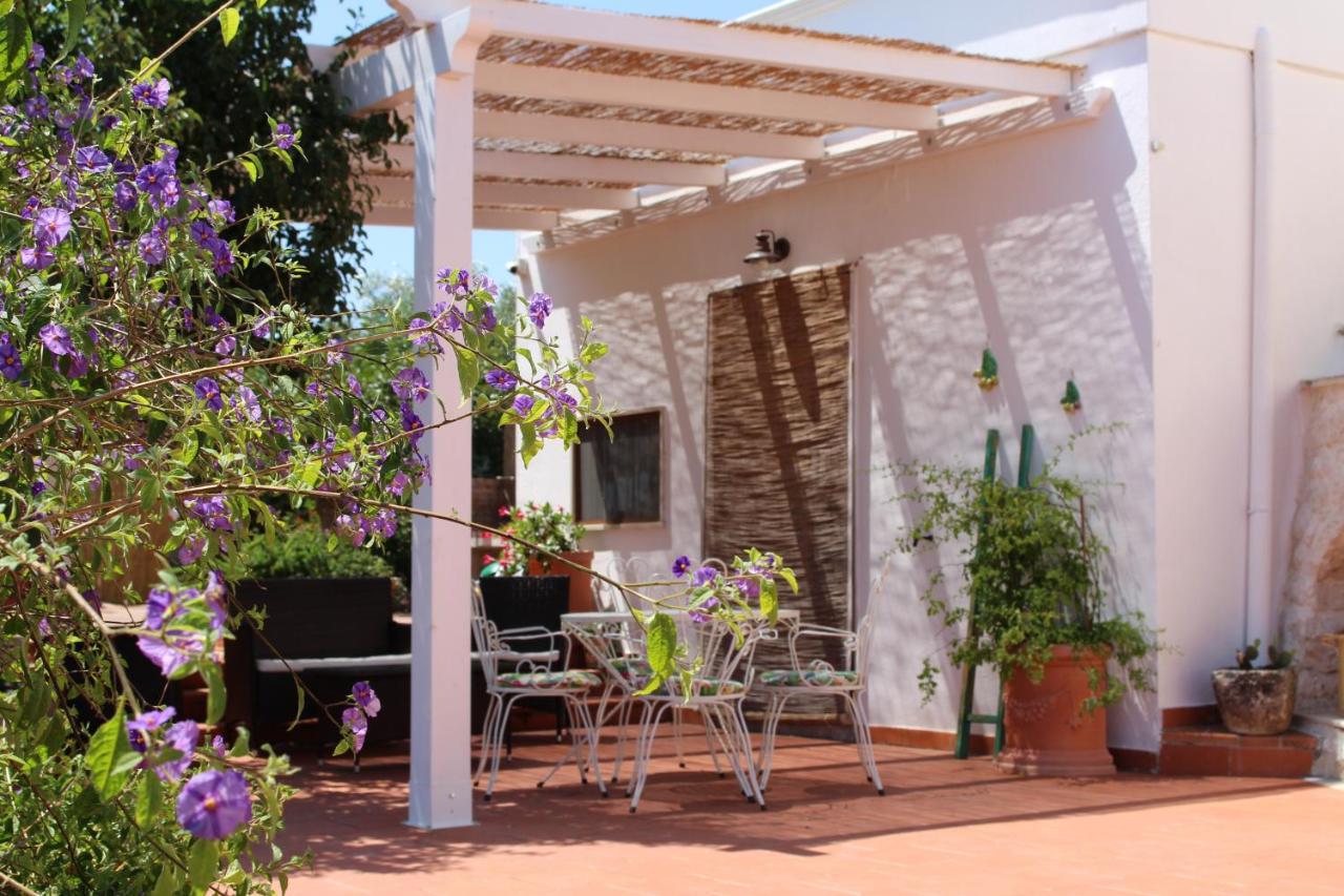 Гостевой дом Trullo Il Melograno Остуни Экстерьер фото