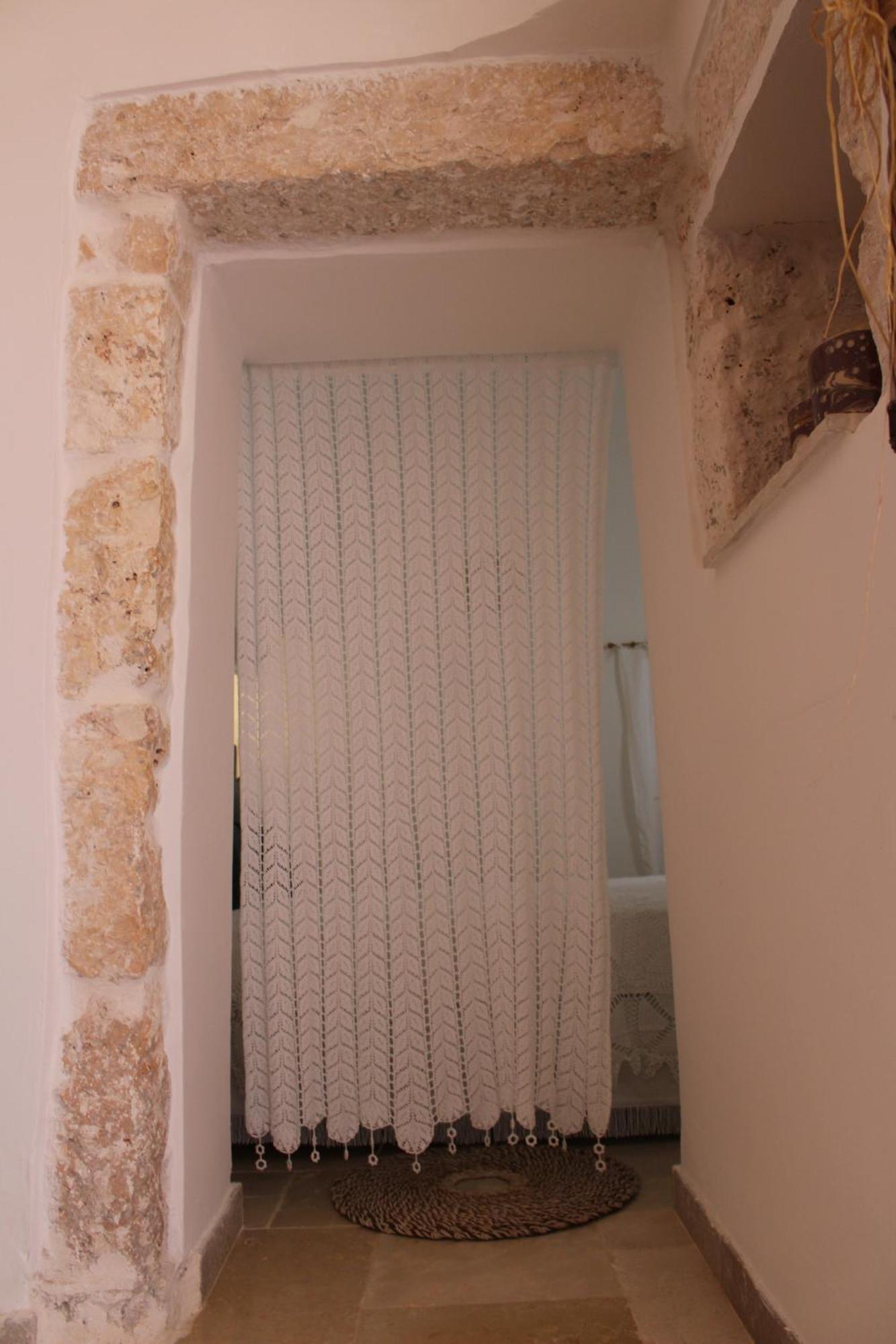 Гостевой дом Trullo Il Melograno Остуни Экстерьер фото