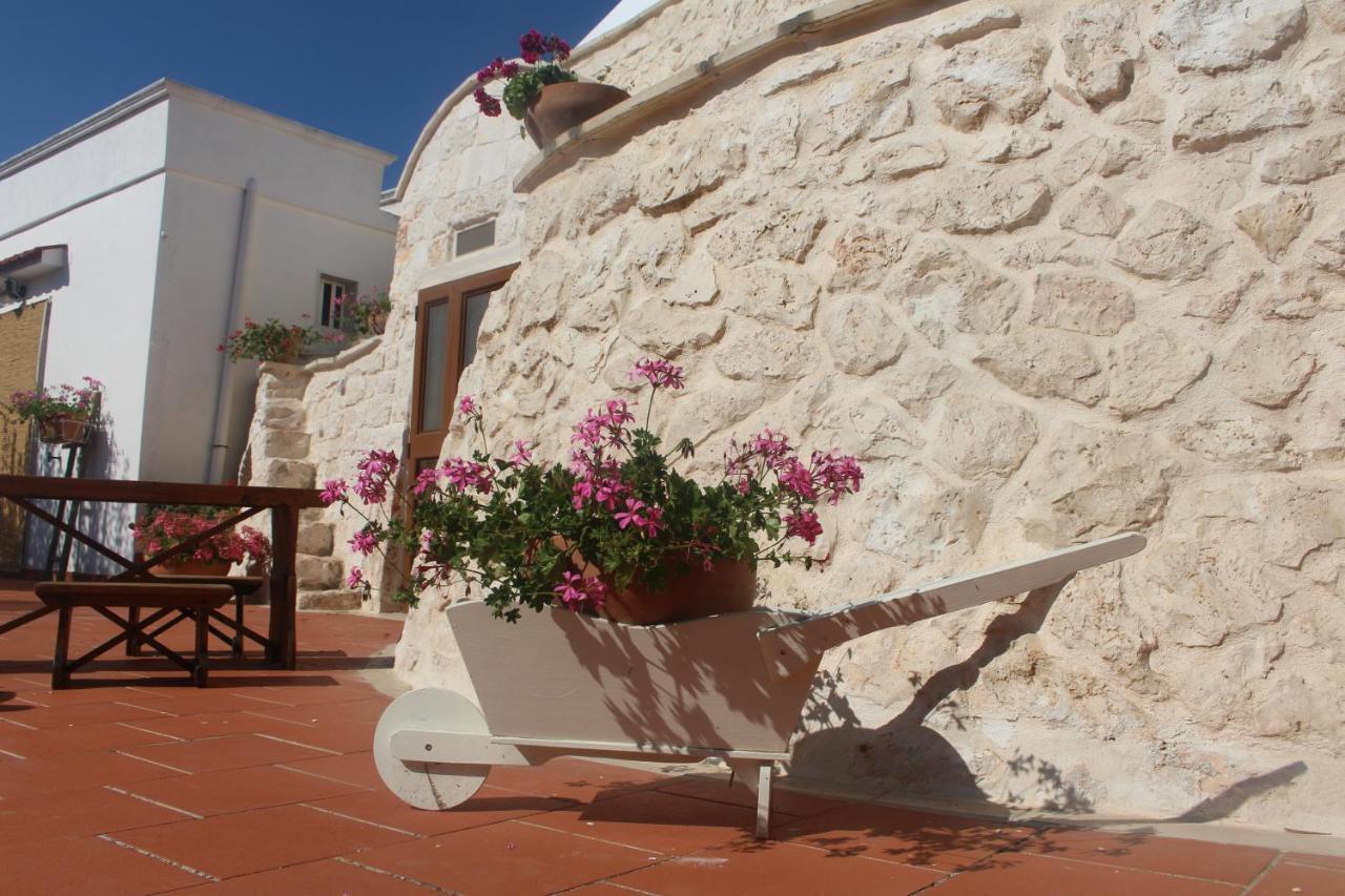 Гостевой дом Trullo Il Melograno Остуни Экстерьер фото